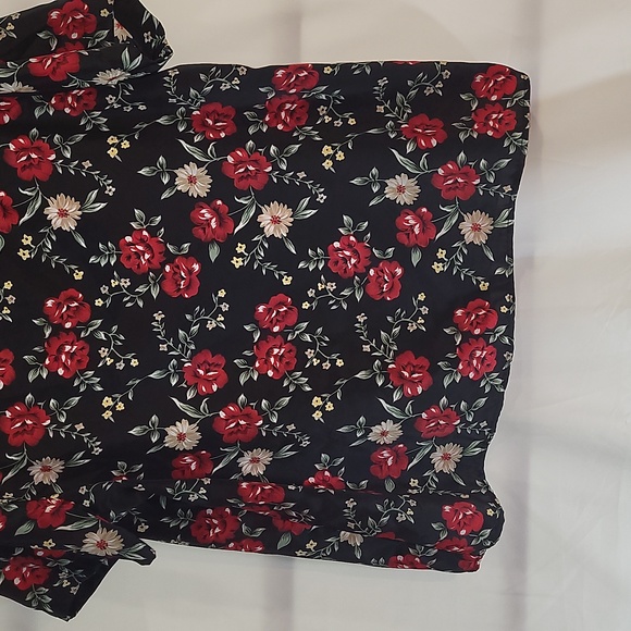 Vintage T.R. Bentley Red Flowered Blouse (XL) - Picture 3 of 12